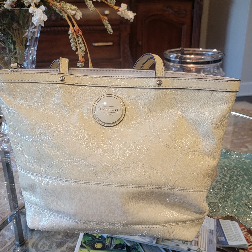 COACH SIGNATURE STITCH LEATHER MEDIUM TOTE BAG #F15142